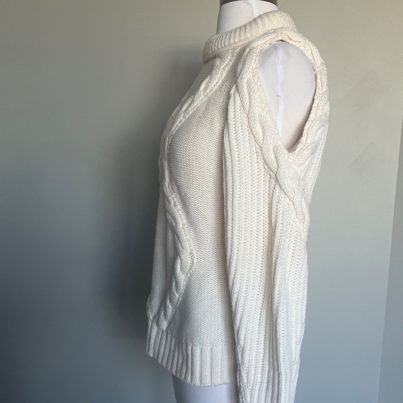 INTERMIX Elora Cold Shoulder Ivory Chunky Cable Knit Cutout Cocktail Sweater M - Picture 12 of 15